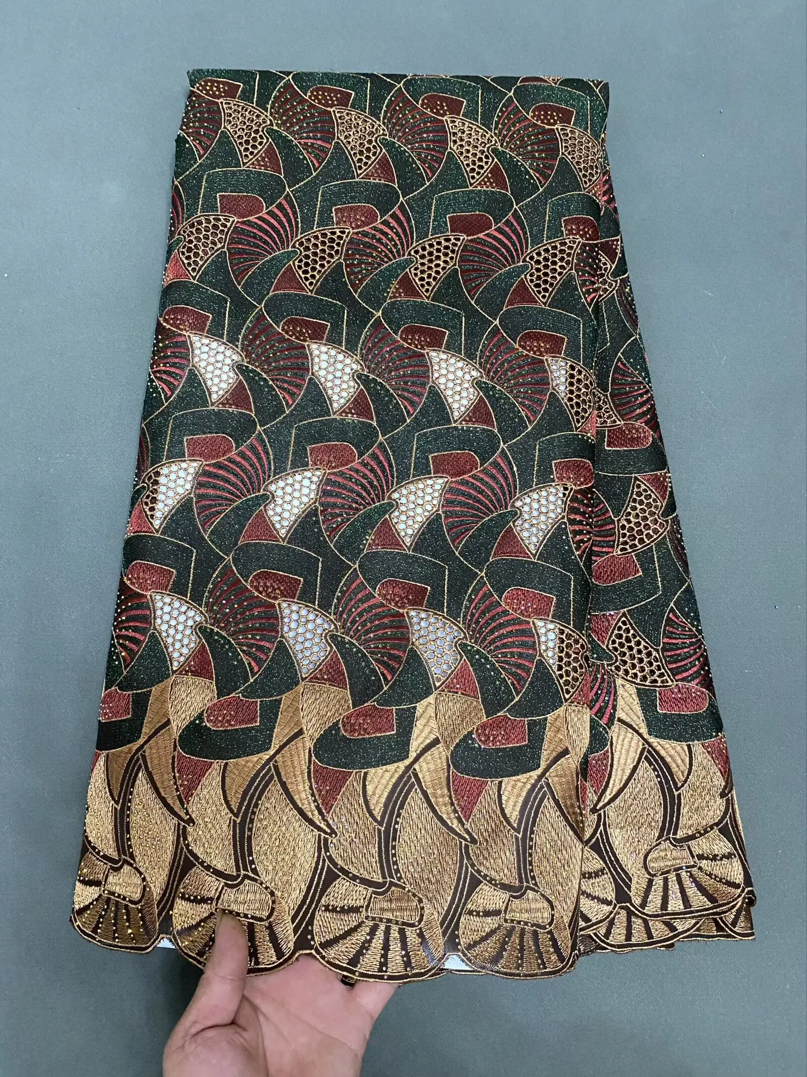 حار بيع أحدث الأفريقي النيجيري فرنسا السويسري أقمشة الدانتيل بالحجارة 2025 الراقية القطن للعروس حفل زفاف خياطة فساتين