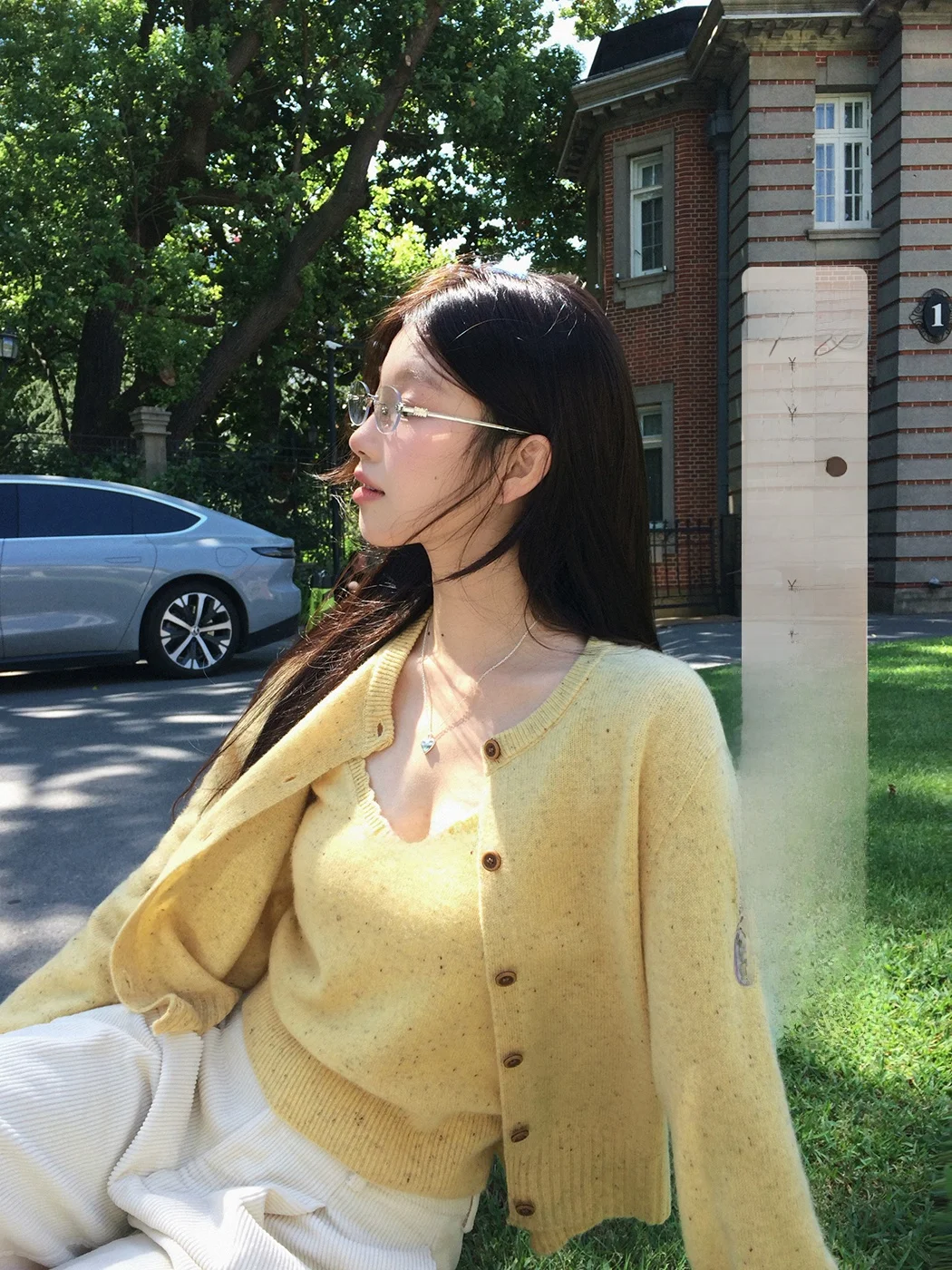 

Комплект из двух предметов: вязаный кардиган с кружевной отделкой и шерстяные брюки (100% шерсть) от Zhang Beibei – повседневный осенний модный образ для женщин