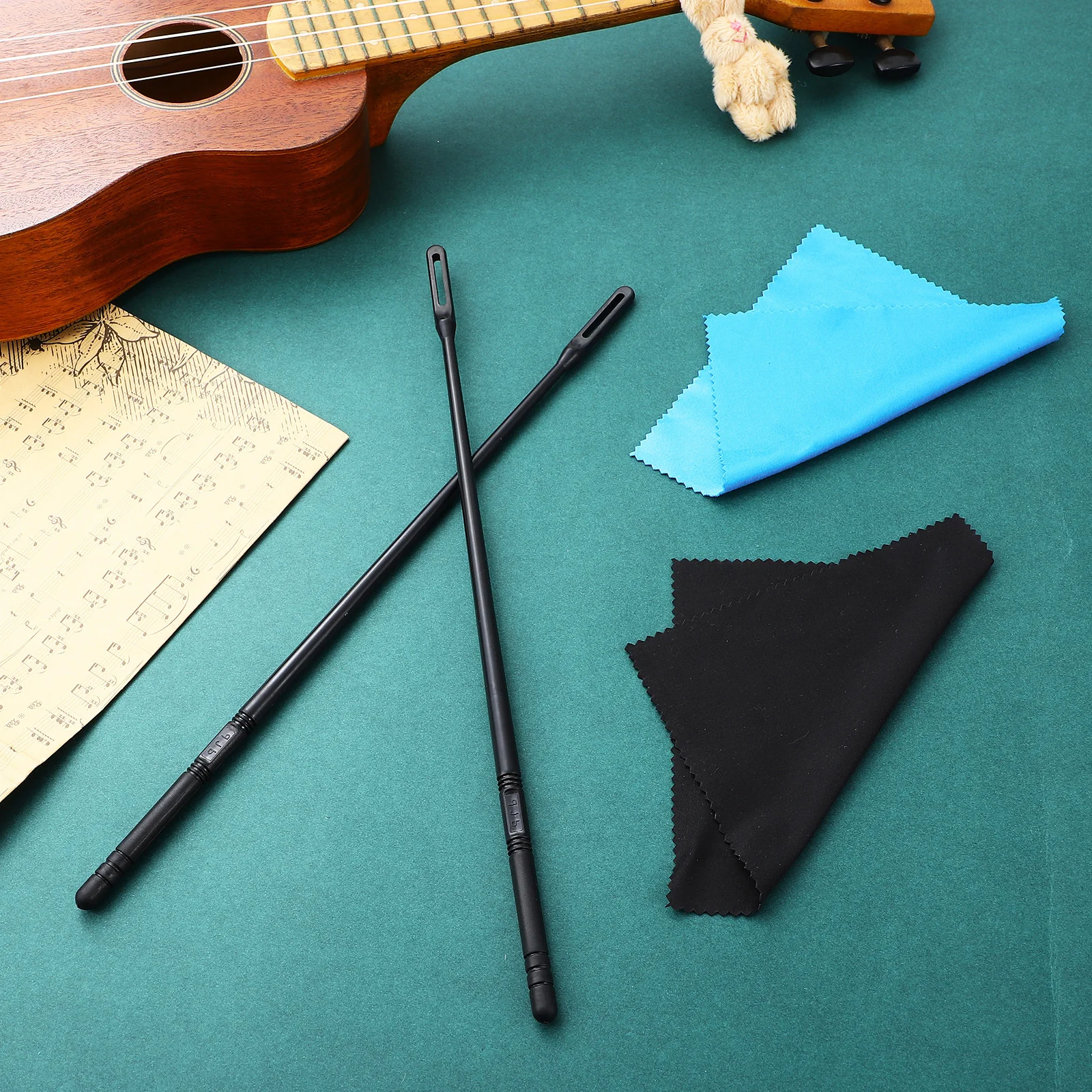 

2Pcs Flute Cleaning Tools Kit Sticks Polishing Cloths for Instrument Care and Maintenance Flute Polishing Cloths