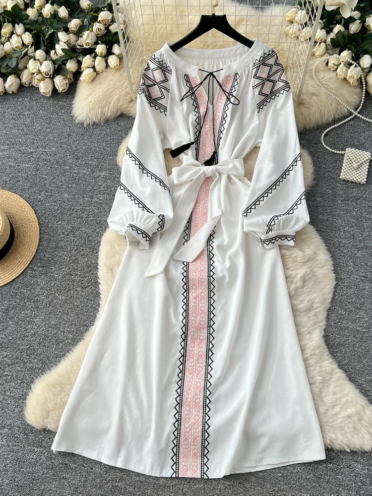 レトロな女性用ドレス、ファッショナブルなベルト付きウエスト刺繍入りランタンスカート、ハイウエストAラインロングスカート...