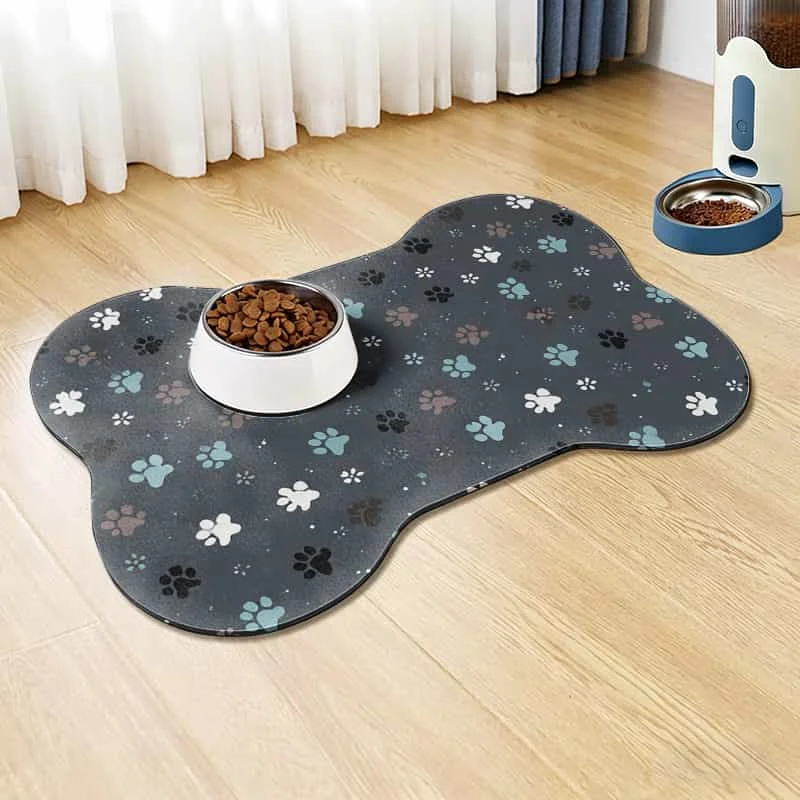 Pet Alien Shaped Feeding Mat Cute Paw Print Pattern Pet Alien Mat, Suitable for Dog And Cat Feeding Area, Non-Slip