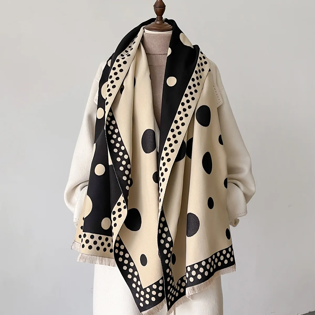 Winter Warm Scarf Pashmina Scarf For Women Thick Double Sided Wraps Female Cashmere Feel Shawl Luxury Tassel Polka dots Blanket