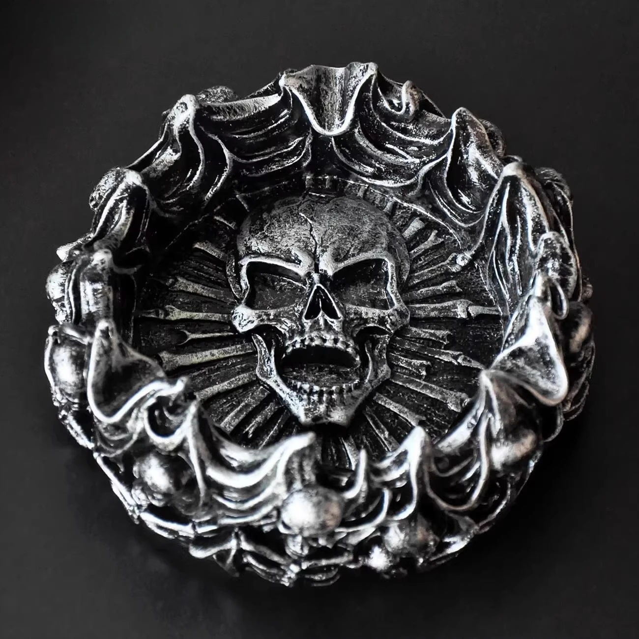 

American Flame Skull Ashtray Multifunctional Ornament Home Decoration Living Room Study Office Desktop Ornament