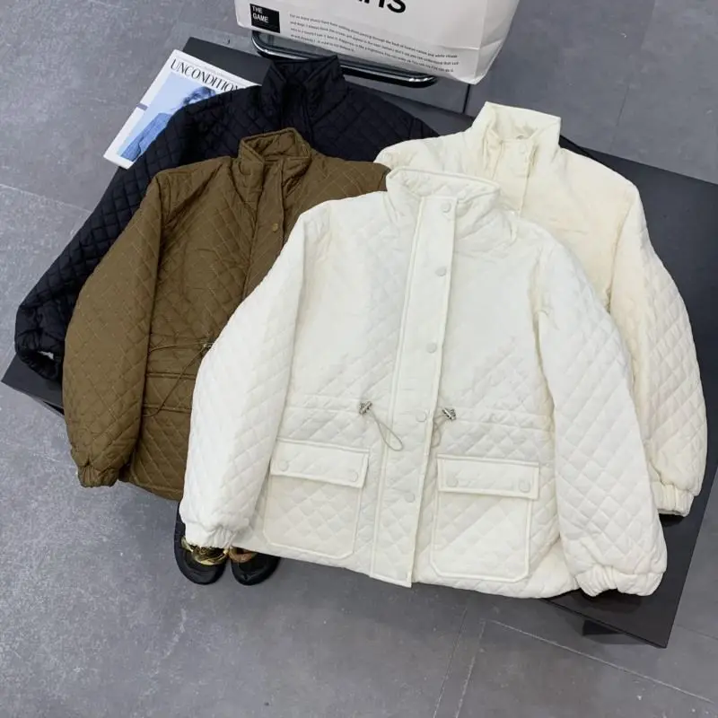 Herbst und Winter Neue Damen Daunenjacke aus Baumwolle, winddicht, Stehkragen, Pendlerjacke mit Diamantgitter und Schnürung
