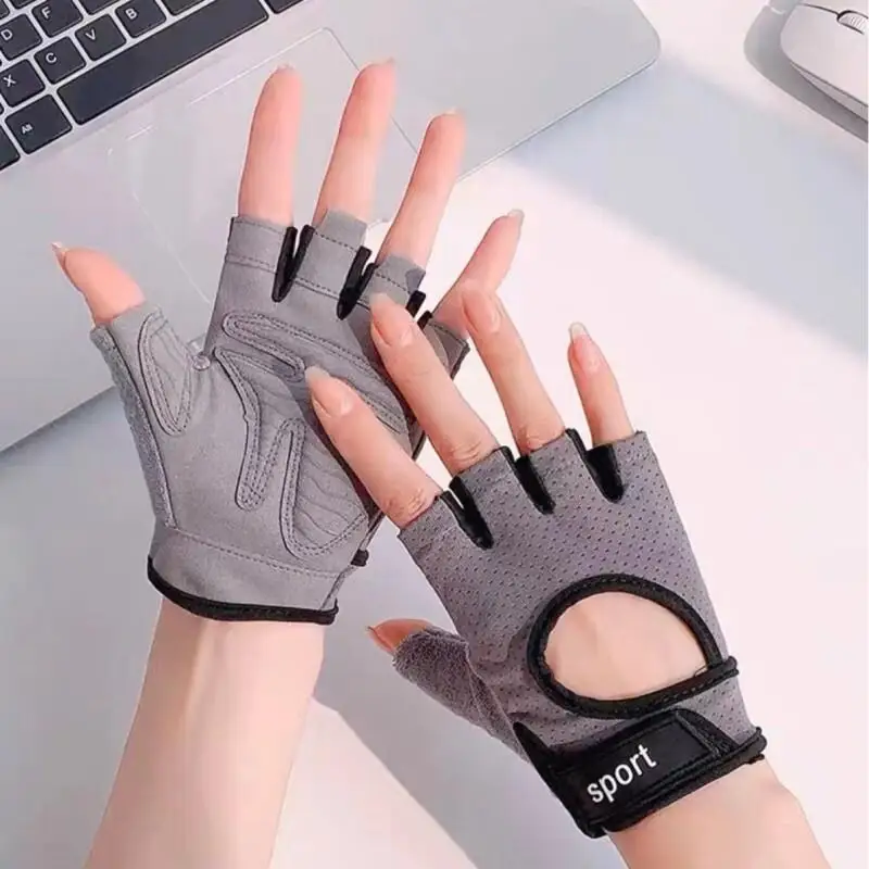 Sport Yoga Gloves Women's Anti-Callus Half-Finger Gymnastic Equipment Training Pull-Up Bar Protective Palm Riding Gloves