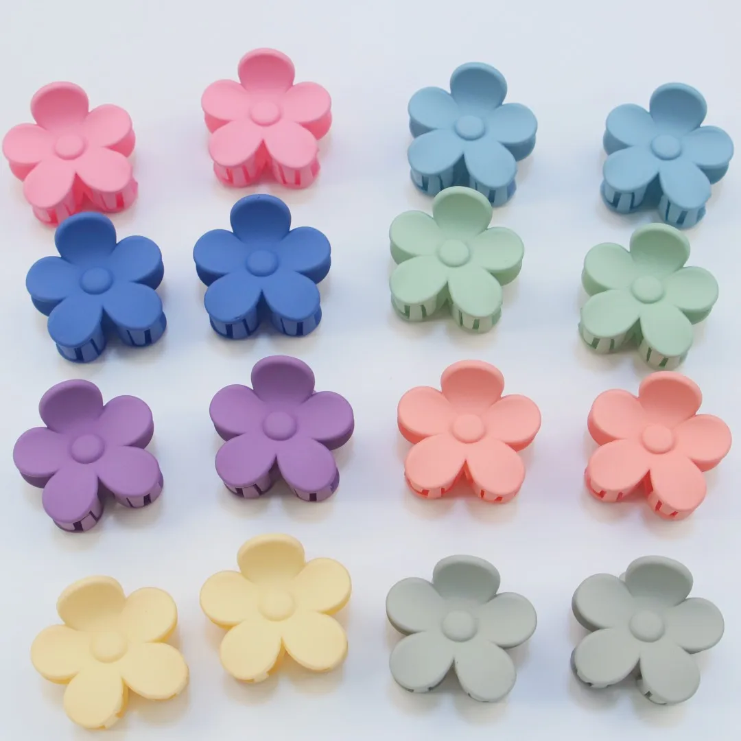 2/8PCS Mini Flower Hair Claw Clips Women Beach Vacation Bohemia 1.5inch Matte Flower Hair Claw Hairpin Women Girls Accessories