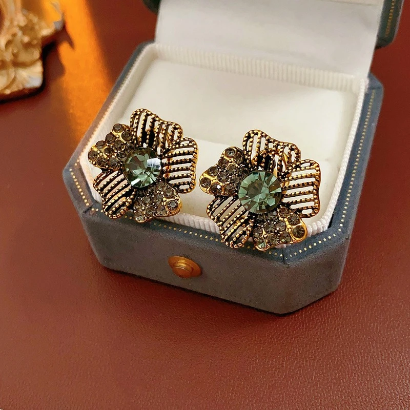 Vintage Old Gold Co… - image