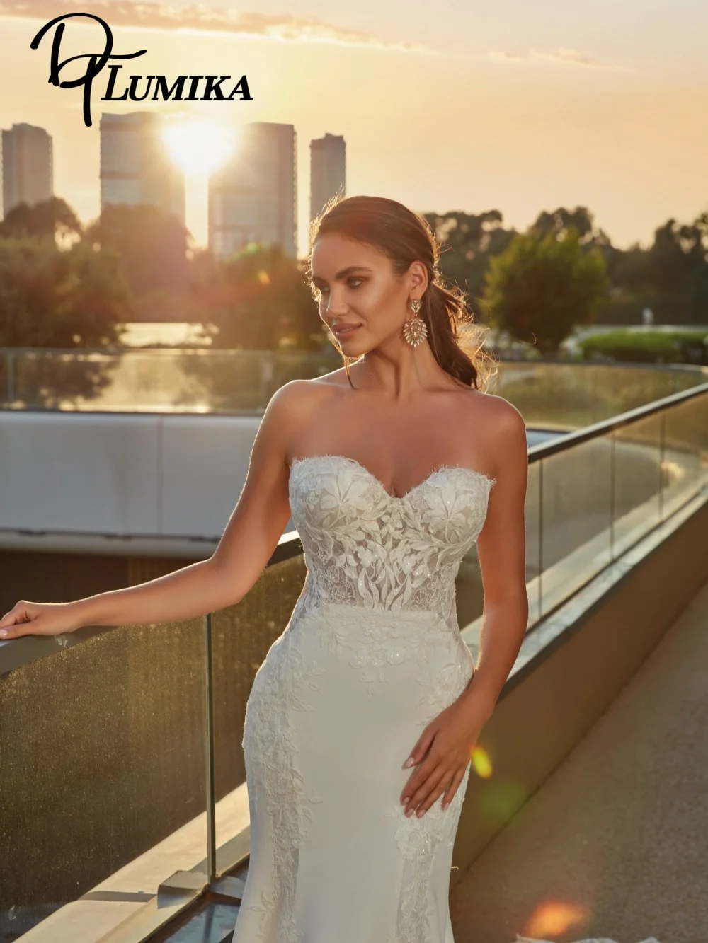 

Gorgeous Appliqued Wedding Dress Delicate Lace Satin Bridal Gown Elegant Mermaid Floor - Length Wedding Gown Customized