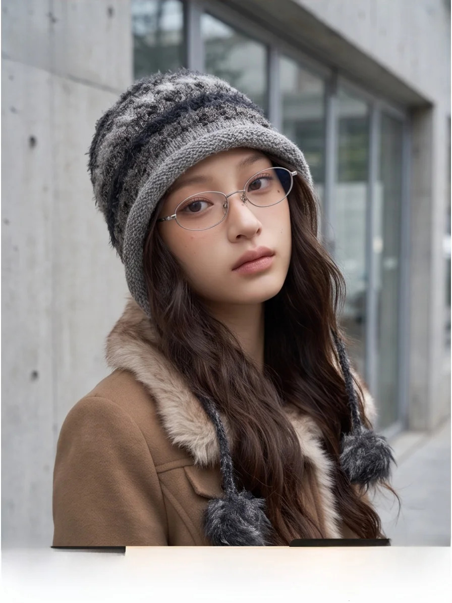 thickened-ear-protection-hat-women's-style-winter-warm-knitted-cap-face-slimming-round-face-suitable-for-commuting-and-leisure