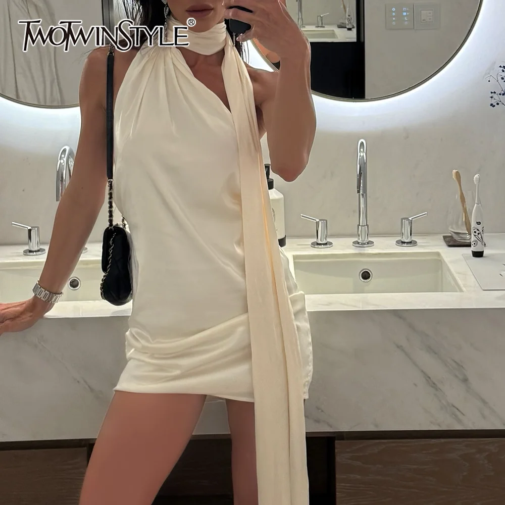 TWOTWINSTYLE Mini abiti da sera sexy con nastro per le donne Halter senza maniche a vita alta Temperamento Chic Abito in raso femminile