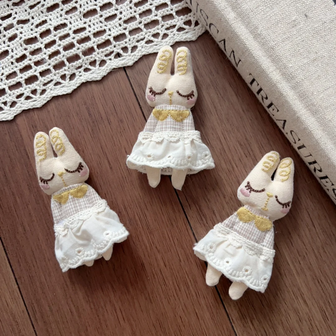 High Quality Lovely Fabric Cartoon Rabbit Brooch Pin Hair Accessory for Shoes Socks Bag Backpack Clothing Embellishment