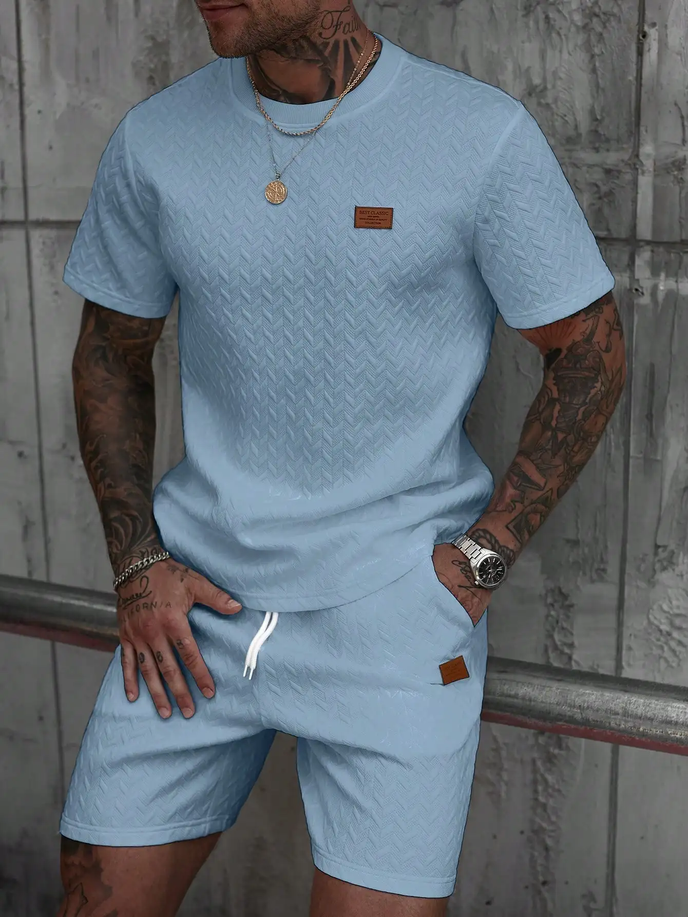

Men's Sky Blue Chevron Pattern T-Shirt And Drawstring Shorts Two Piece Set Casual Summer Outfit
