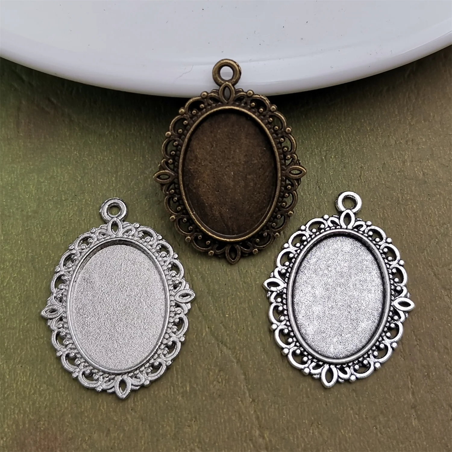 20 PCS/lot Inner size:13x18mm Antique Bronze Vintage Alloy Cameo Pendant Base Settings DIY Jewelry Making Accessory