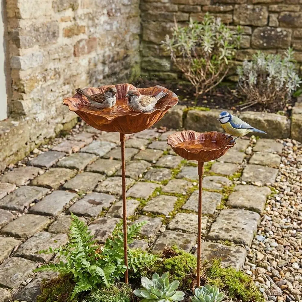 Flower Shape Metal Bird Bath Rusted Vintage Handcrafted Garden Birdbath Rust-resistant Ground Insert Flower Garden Stake