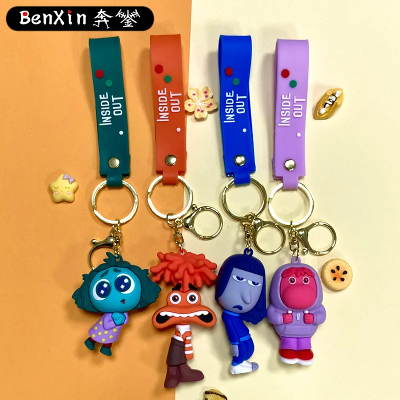 Minso かわいい人形キーホルダーバッグペンダント、漫画のカップルカーキーチェーンペンダント、絶妙な小さなギフト