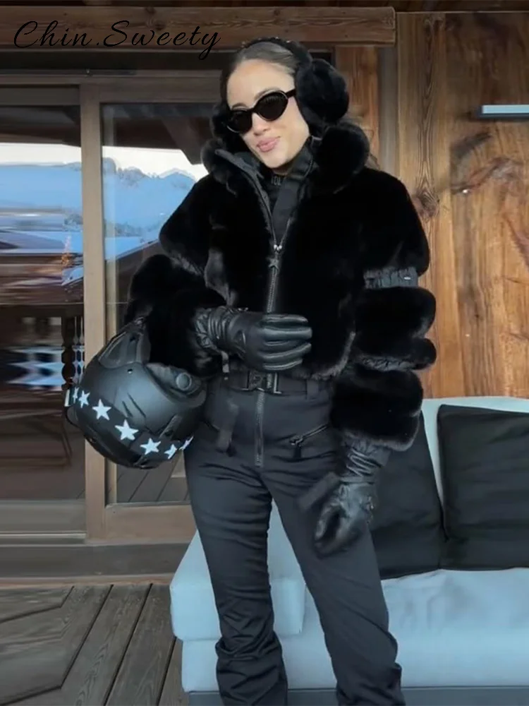 بدلة تزلج نسائية دافئة مرقعة من الفرو بدلة قفز سوداء بياقة واقفة وأكمام طويلة وسحاب وحزام حللا موضة جديدة لعام 2025
