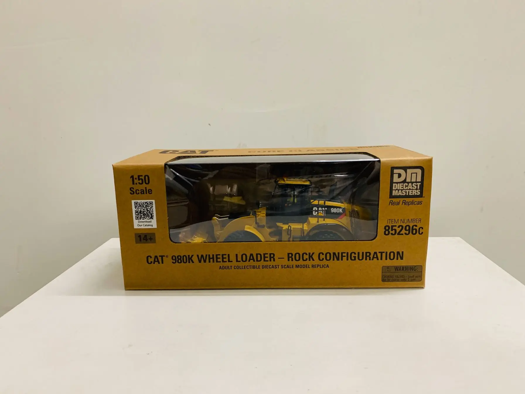 DM 980K Wheel Loader-Rock Configuration 1/50 Scale By Diecast Masters 85296