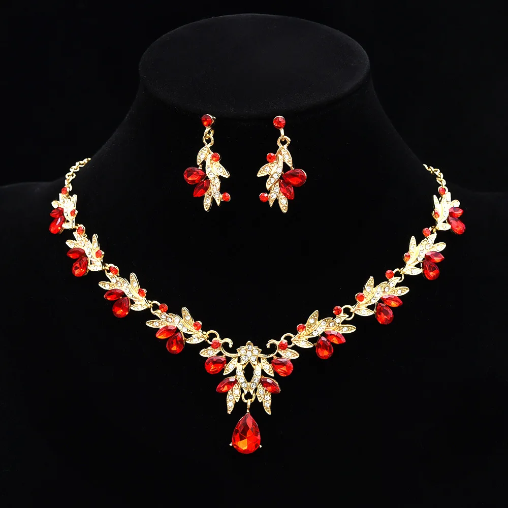 

Модный комплект украшений: колье и серьги с цветными стразами, идеально подходящий для женского наряда и банкета, аксессуар для декора.