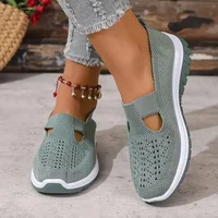 Women's casual sports shoes, solid color breathable sports soft-soled lightweight walking shoes, low-top knitted casual shoes - Image 3