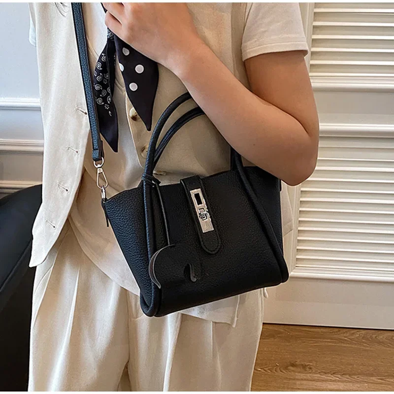 Koreanische Umhängetasche, weiche PU-Eimer-Handtasche, einfarbige Damen-Einkaufstasche mit großer Kapazität, Schultertasche für den täglichen Gebrauch – Detail 17