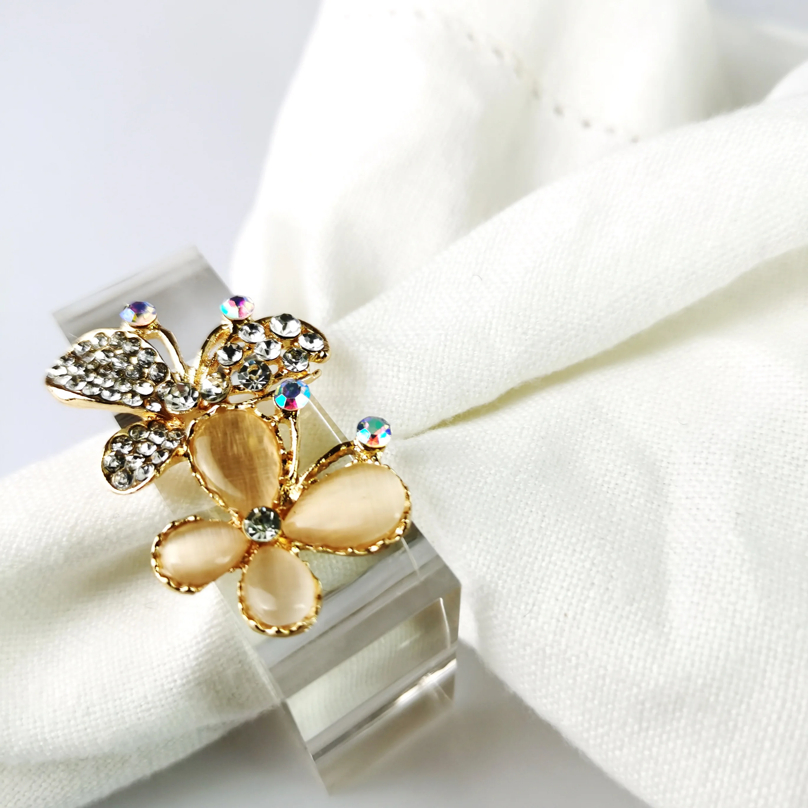 

Free Shipping Crystal Butterfly With Square Acrylic Napkin Ring And Holder 4 Pcs