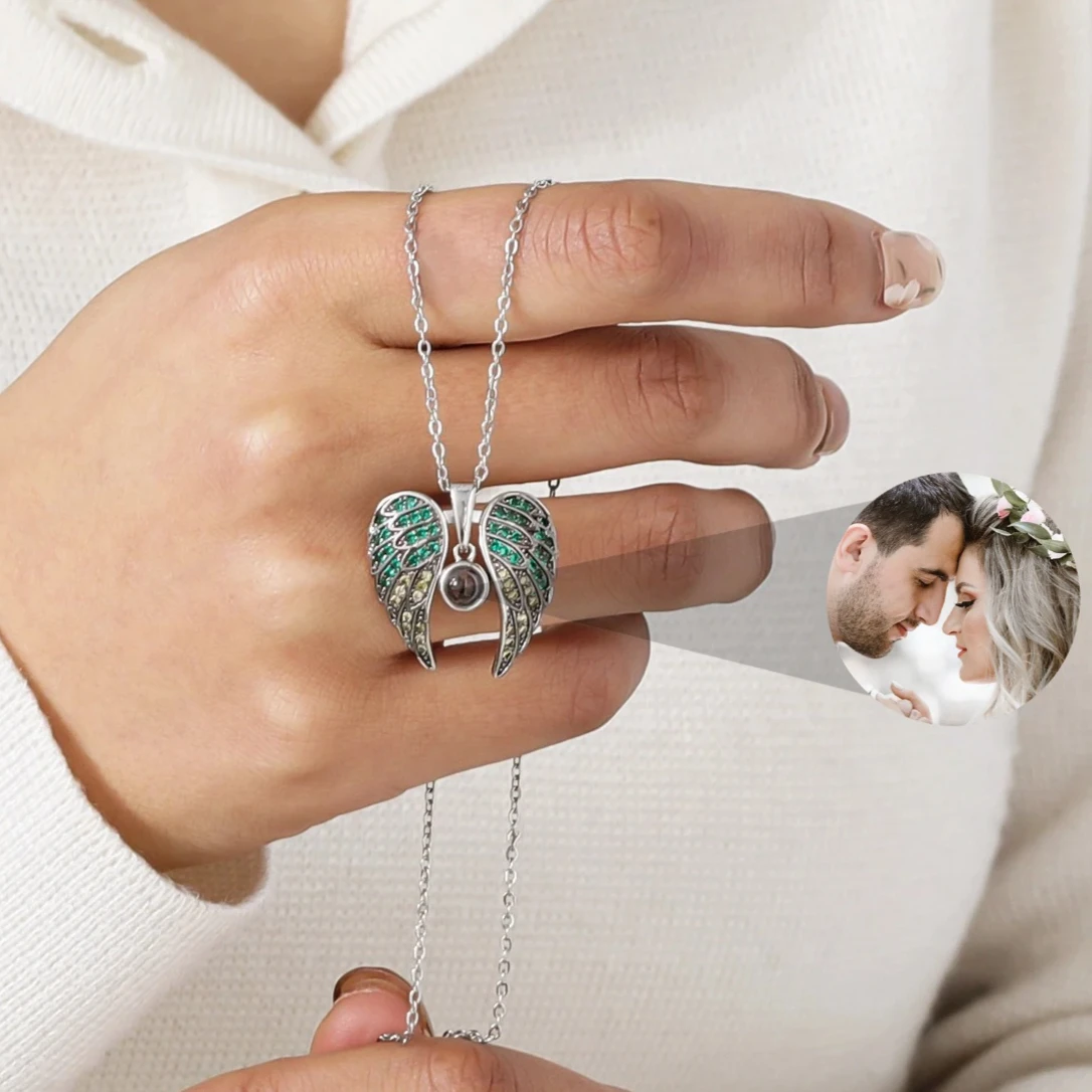 

Персонализированное ожерелье для пар, крылья ангела, индивидуальное проекционное ожерелье с фотографией, открывающееся подвеска с бриллиантовым крылом, ювелирное изделие, подарок для жены