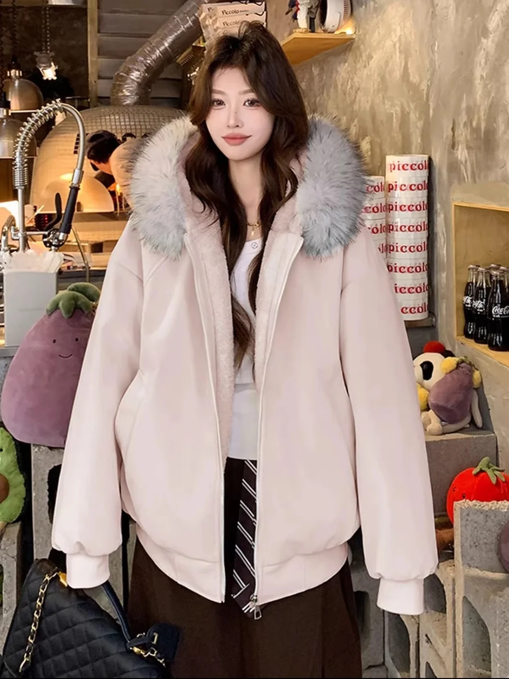 

Уникальная американская женская зимняя куртка свободного кроя из хлопка с меховым воротником, утепленная флисом, теплая, для повседневной носки, на молнии.