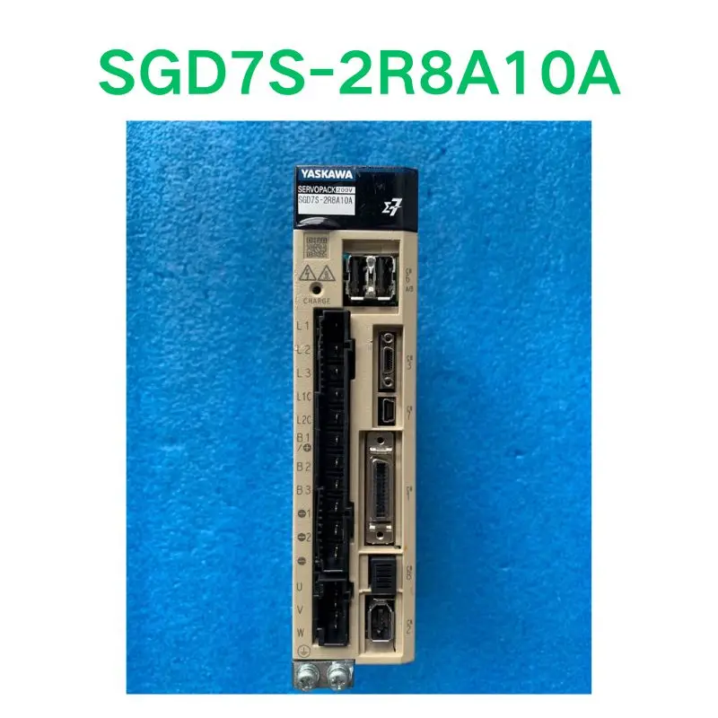 Подержанный тест в порядке Сервопривод SGD7S-2R8A10A
