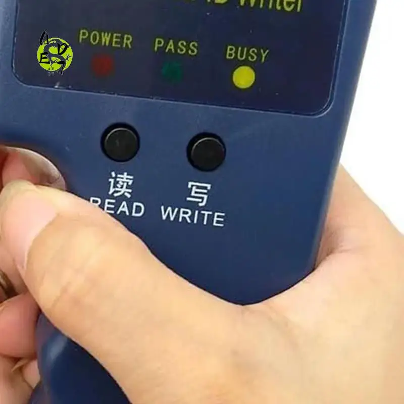 

AED7-125Khz Proximity ID Duplicator For HID, AWID, Paradoxcards/Keyfobs, Handheld RFID Writer, 5 Writable Key Fobs