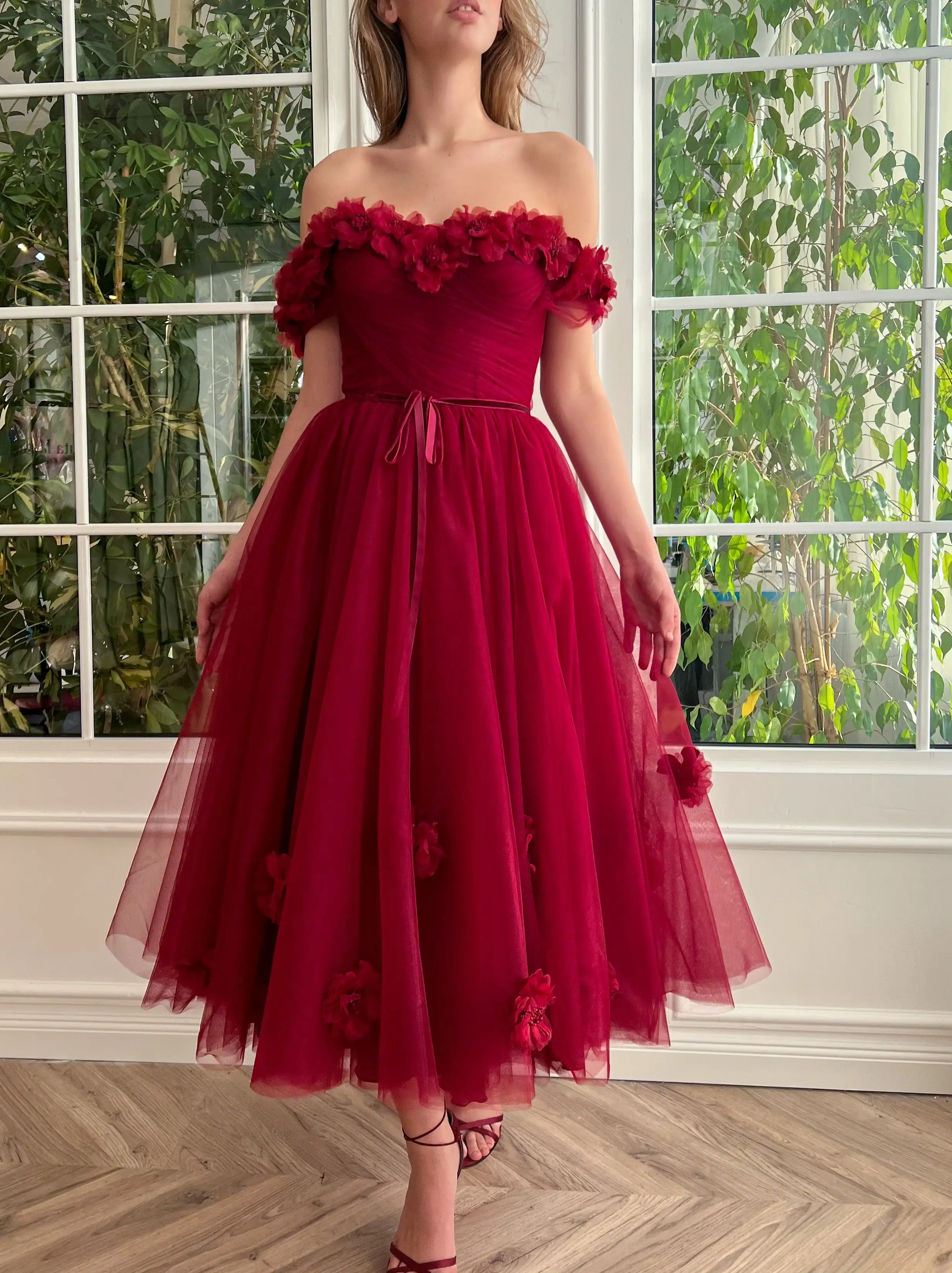 

Crimson Cherry Off Shoulder Graduation Dress Teens Tea-Length 3d Floral Corset Tulle Homecoming Party Gown For Special Occasions