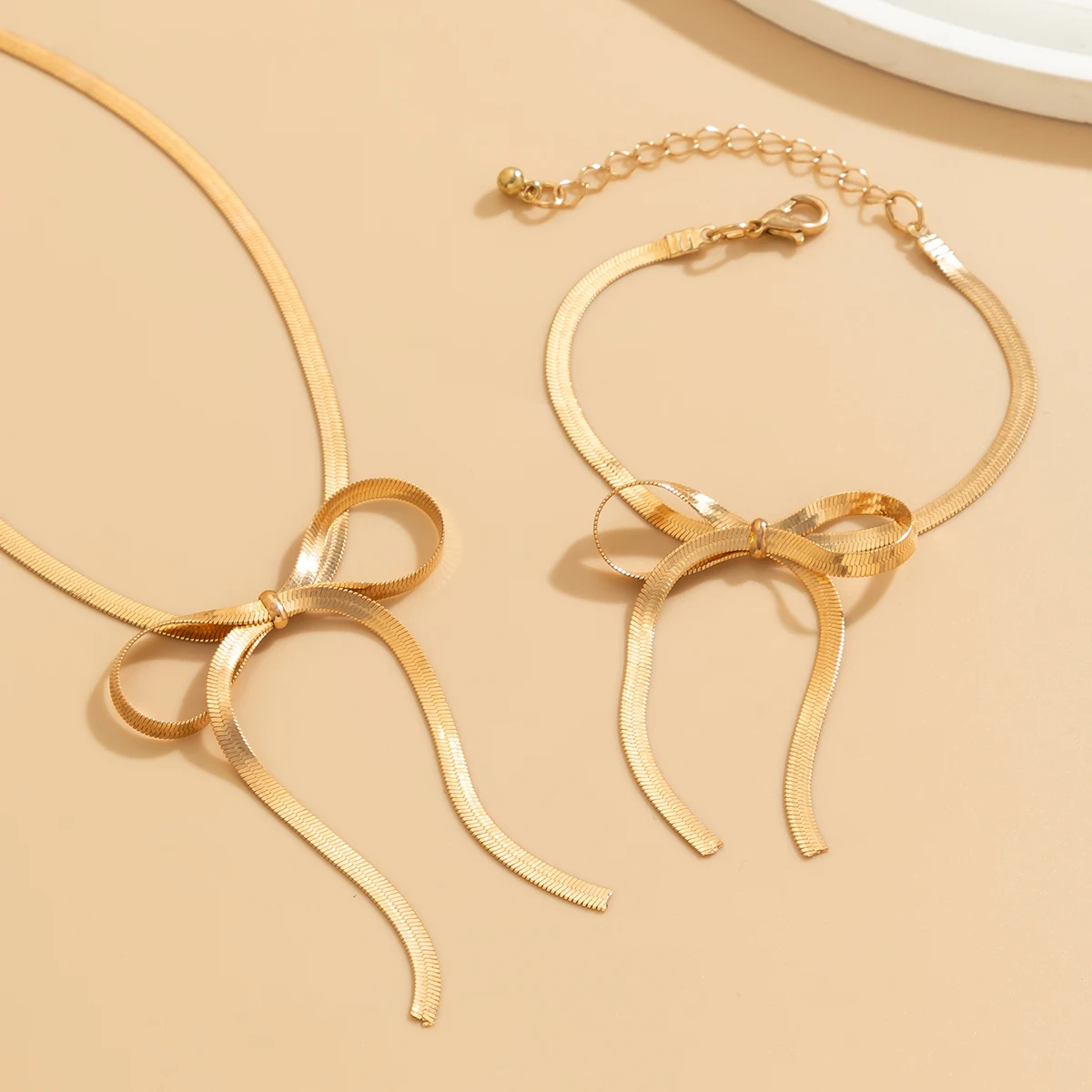 Salircon Punk Flat Snake Chain Short Necklace Vintage Creative Bow Pendant Choker Necklace Women\'s Aesthetic Banquet Jewelry