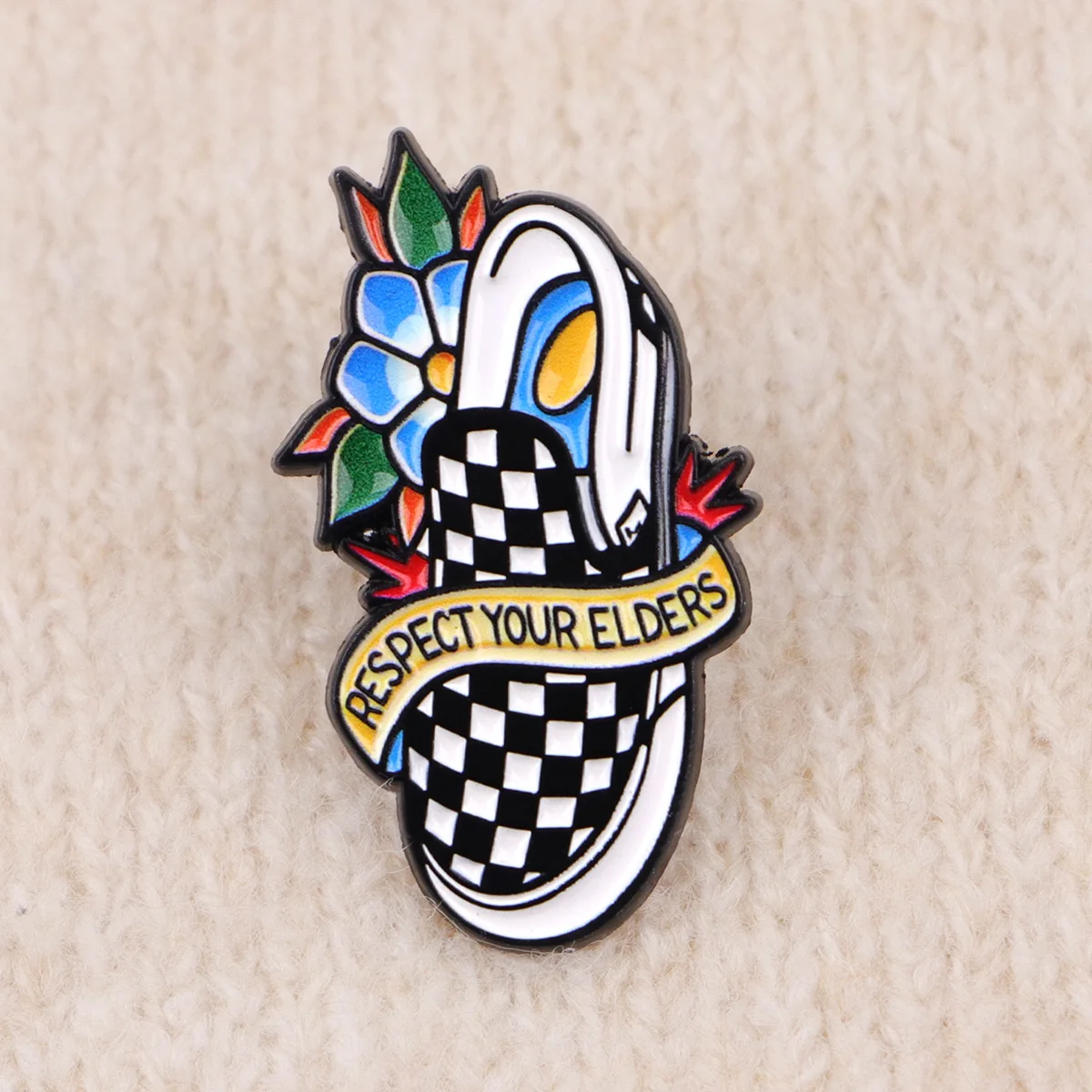 Pin de esmalte old school flores Respeta a tus mayores, broche - imagen 4