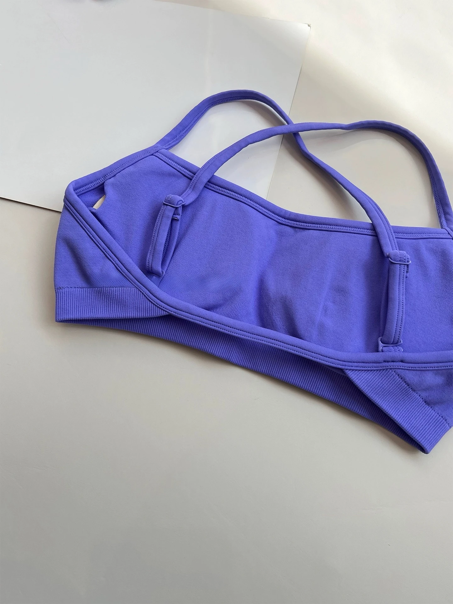Damen-Sport-BH mit überkreuztem Rücken, stoßfest, gerafft, sexy Gym-Lauf-BH, Sommer-Yoga-Weste, bequeme Outdoor-Fitnesskleidung – Detail 8