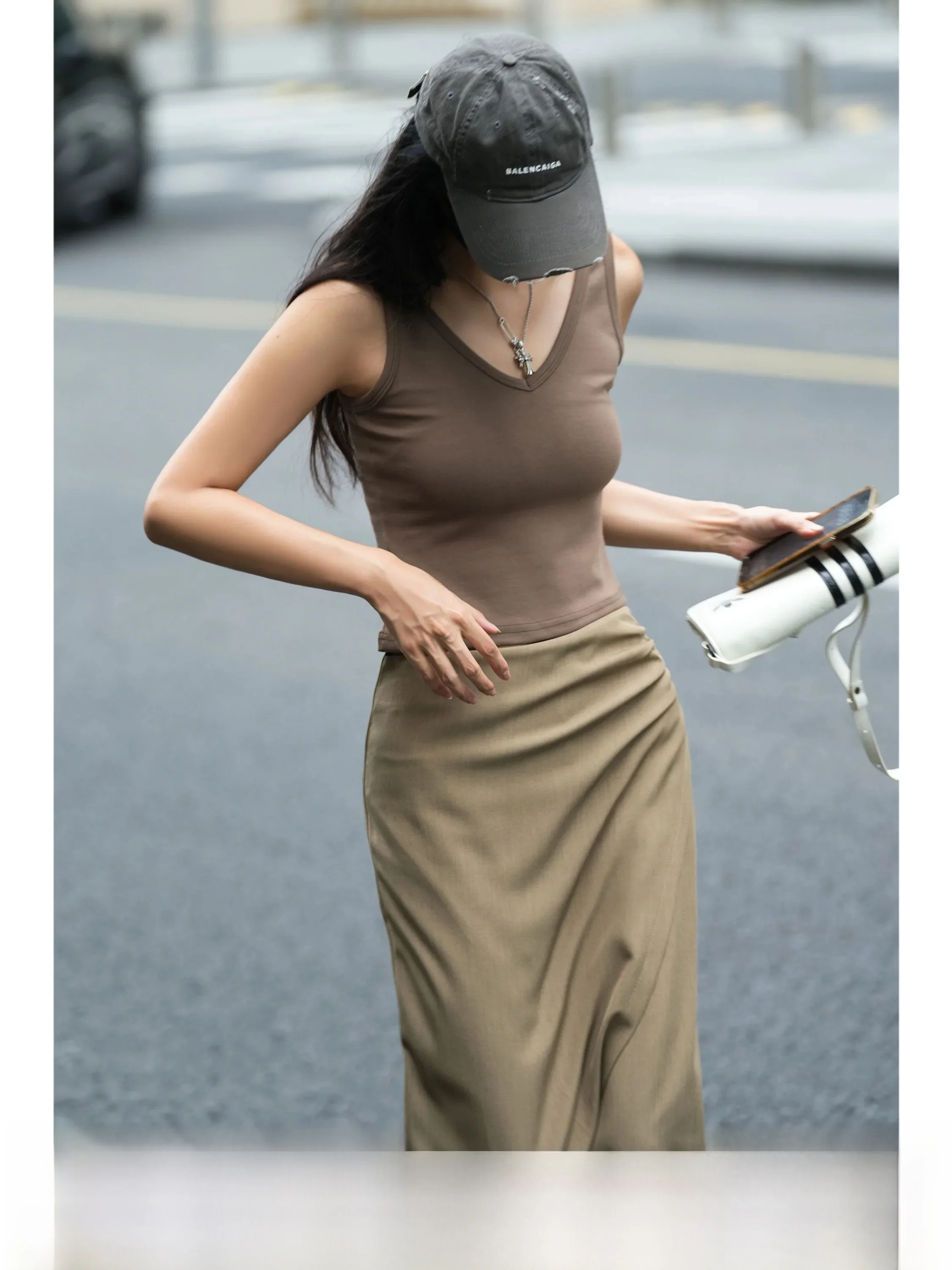 Luna7xi Knitted Short Sleeveless V-Neck Vest Women's Simple Inner Wear Outerwear Top Commute Style Cotton Rayon Fiber