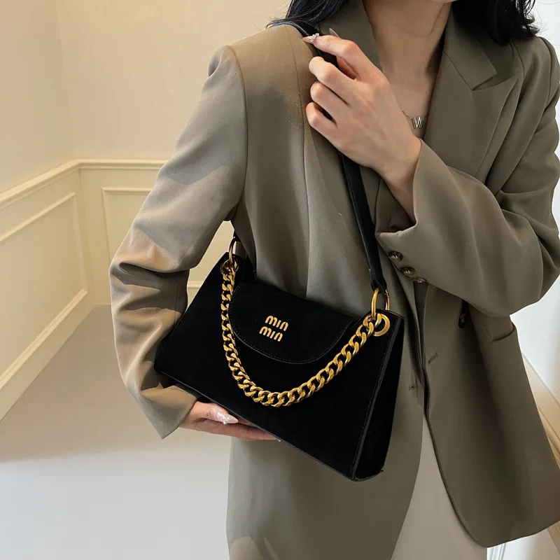 حقيبة يد كلاسيكية بتصميم حروف حقيبة كتف مع سلسلة عقلية حقيبة مربعة للنساء من جلد الغزال حقيبة إزالة الأعشاب الضارة للشتاء