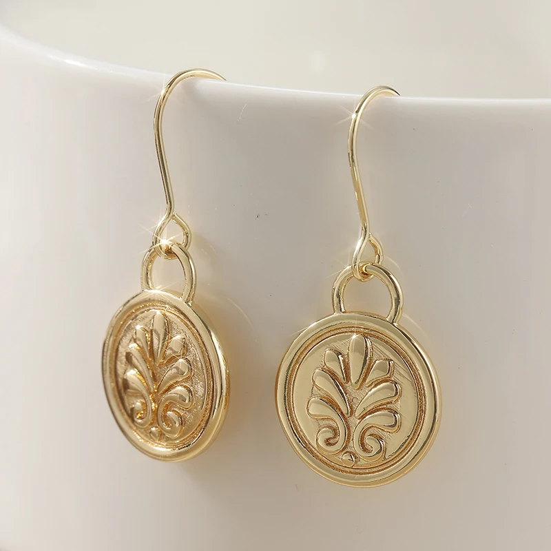 Vintage Charm Embossed Golden Plated Coin Pendant Earrings for Women Fashion Classic Banquet Festival Jewelry Accessories Crafts