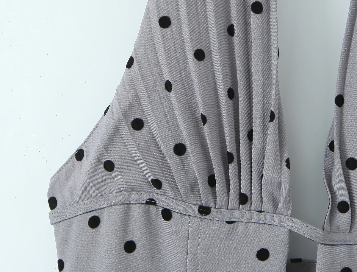 2025 セクシーなグレー植毛ドット V ネックプリーツシャーリングホルタードレス女性背中の開いたスリムローウエストスイング夜会服ショートドレスローブ