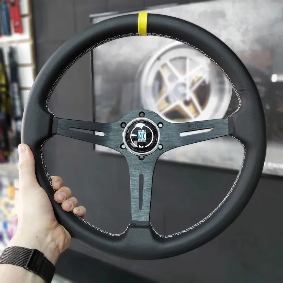 Nardi Torino 本物の革 スポーツステアリングホイール 深皿 370mm