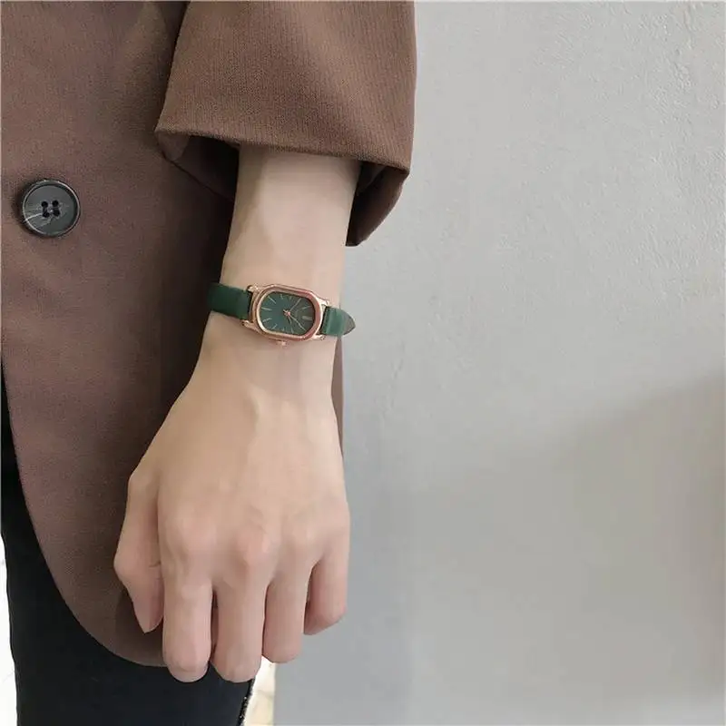 The Oval Golden Frame Minimalist Women Ultra Thin Watches Leather Band Niche Simple Quartz Watch Relogio Feminina