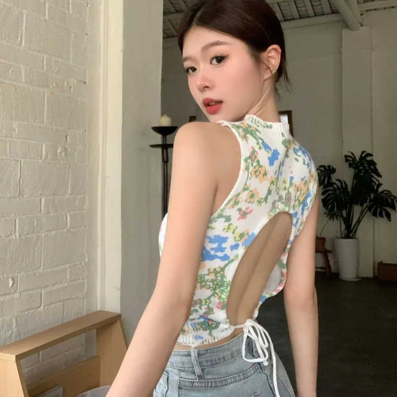 Spicy Girl Sexy Hollow Open Back Lace Knitted Tank Top for Women's Summer 2024 New Thin Fragmented Blossom Top female clothing