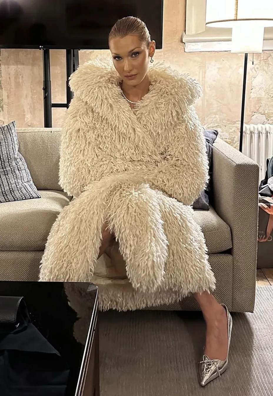 Damskie płaszcze z imitacji futra, eleganckie, zapinane na podwójne guziki, zimowe, damskie, steampunkowe, ikoniczne, mieszane, z dekoltem w serek, pluszowe, flokowane, miękkie, modne.