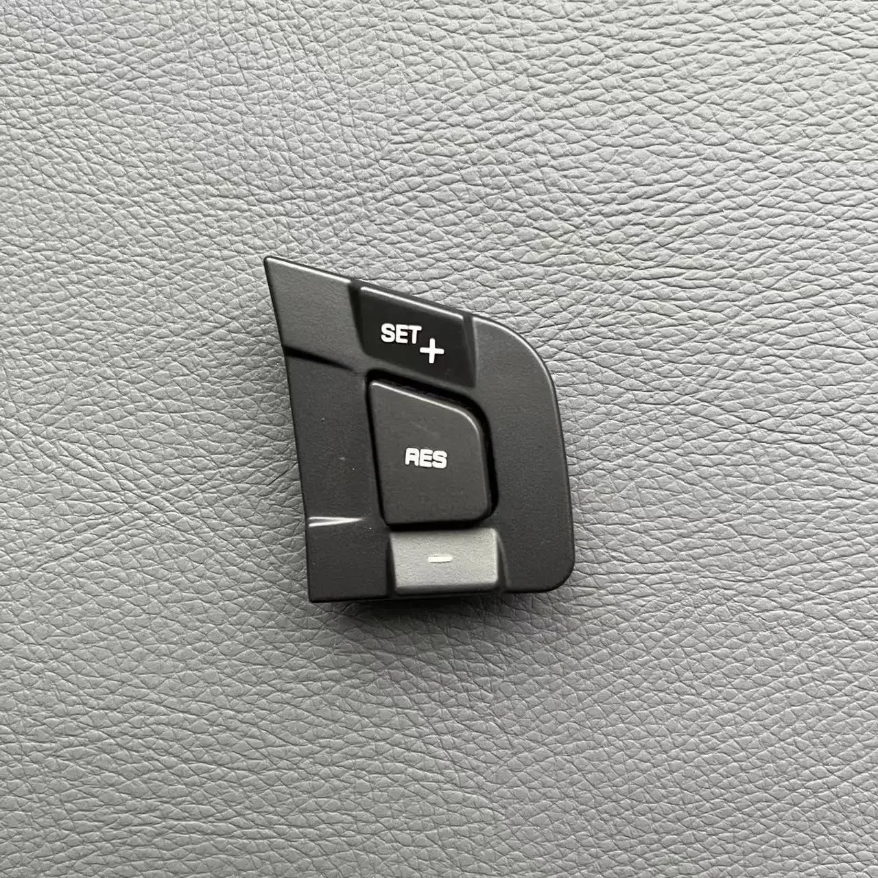 Left/Right Car Steering Wheel Switch Button Cover Trim For Land Rover Discovery Sport 2015 2016 2017 2018 2019