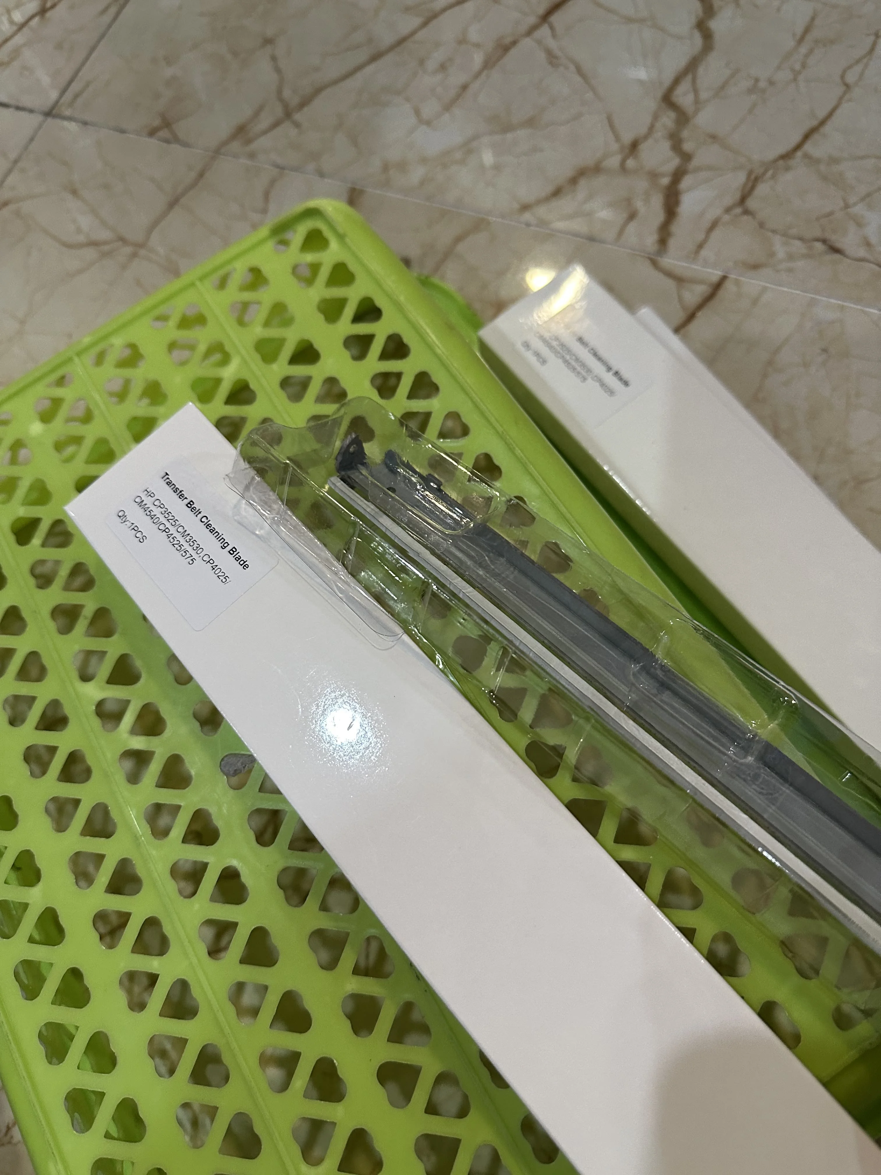 

1X CC468-67907 Transfer Belt Cleaning Blade for HP CM3530 CP3520 CP3525 500 Color M551 M570 M575 CM4540 CP4025 CP4525 M651 M680