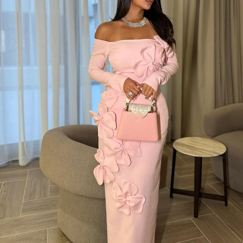 เดรสยาวแขนยาวเปิดไหล่ทรงเข้ารูป ดีไซน์ดอกไม้สีชมพูแบบมีมิติ  ชุดเดรสยาวรัดรูปโชว์หลังเซ็กซี่สำหรับผู้หญิง