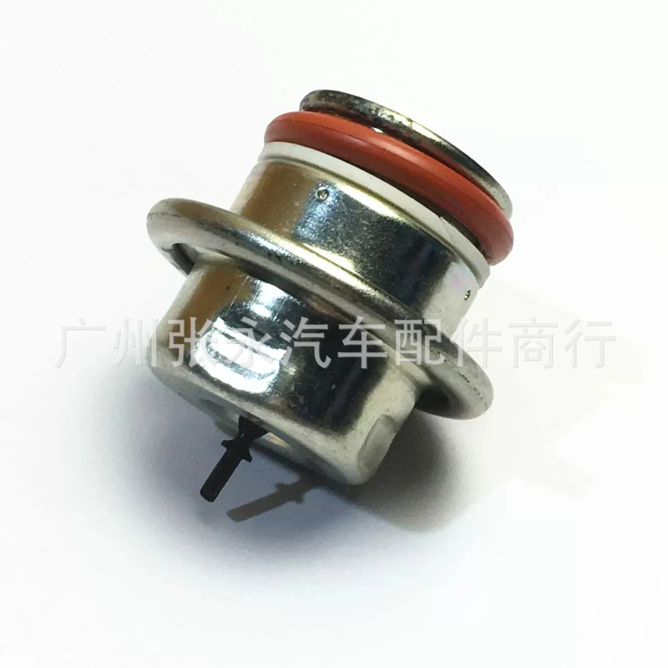 Suitable for auto parts Toyota DENSO fuel pressure sensor 195250-0631 23270-31040