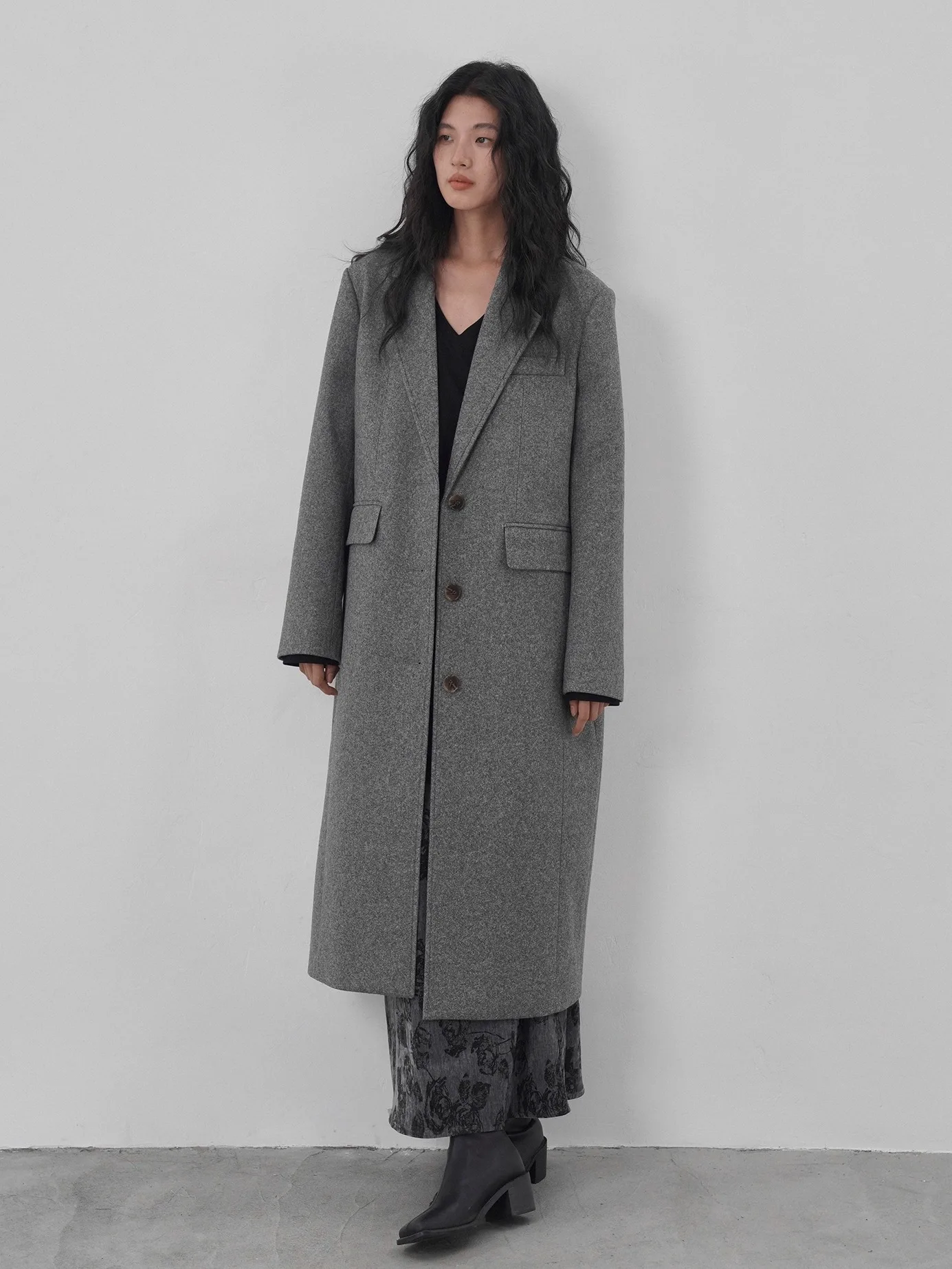 

EIGHTHMONTH Vintage Woolen Coat Women's Winter Loose Slim Long Suit Collar Jaet Commute Simple Sle Chinese Production