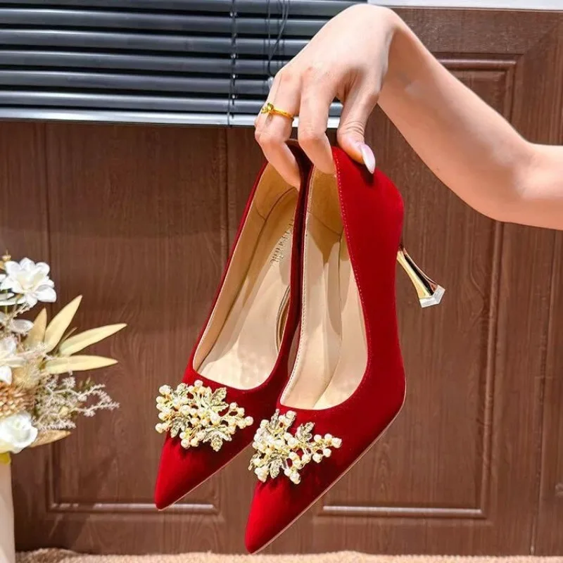 

Женские женские замшевые туфли на высоком каблуке с жемчугом и стразами, двойные телефонные одиночные туфли