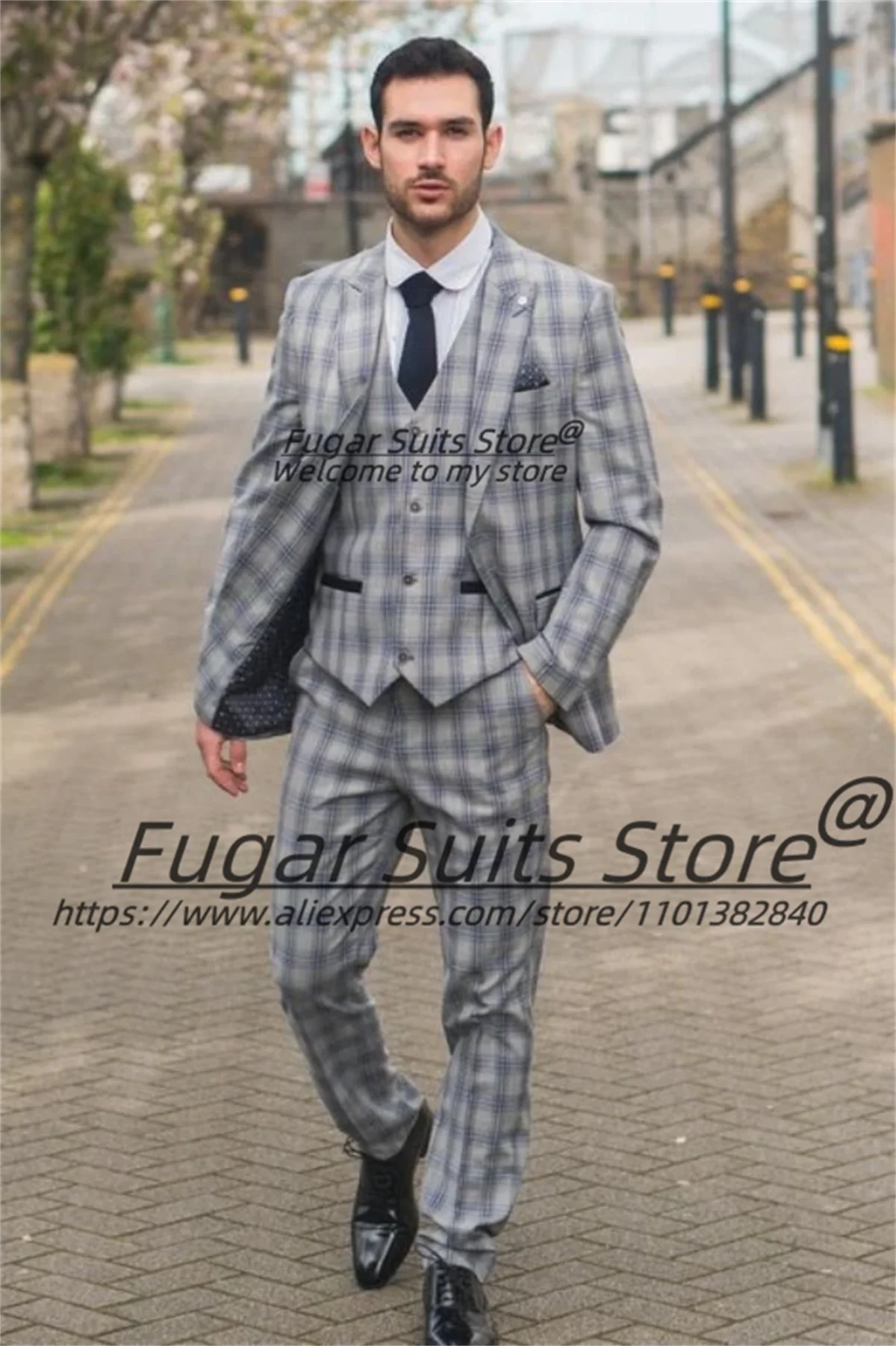 

Business Plaid Formal Men Suits Slim Fit Peak Lapel Groom Tuxedos 3 Pieces Sets Office Work Male Blazers Classic Ropa Hombre