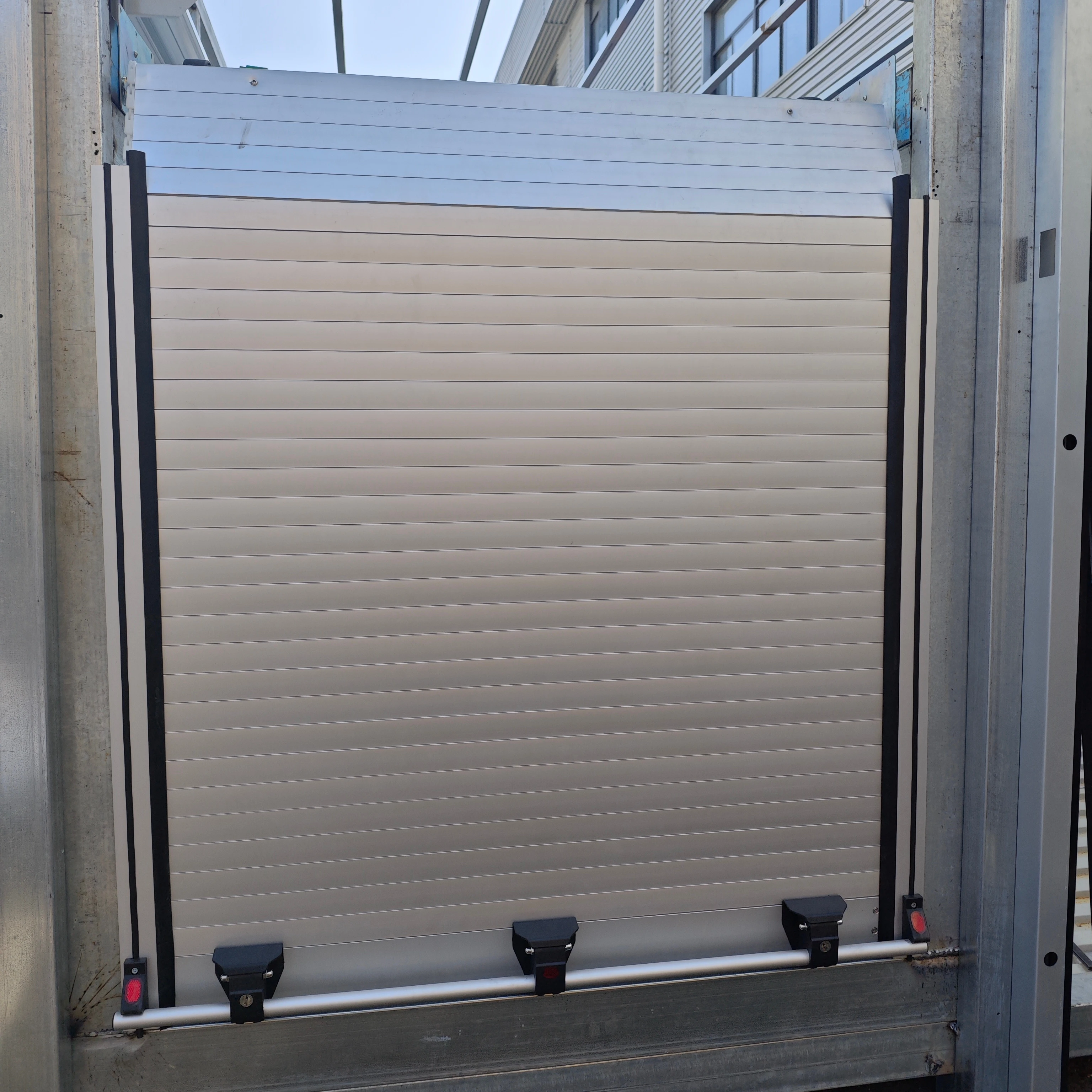 

Modern Designed Waterproof Aluminum Alloy Manual Opening Rolling Shutter Door Fire Truck Curtain for Hotel Application Finished