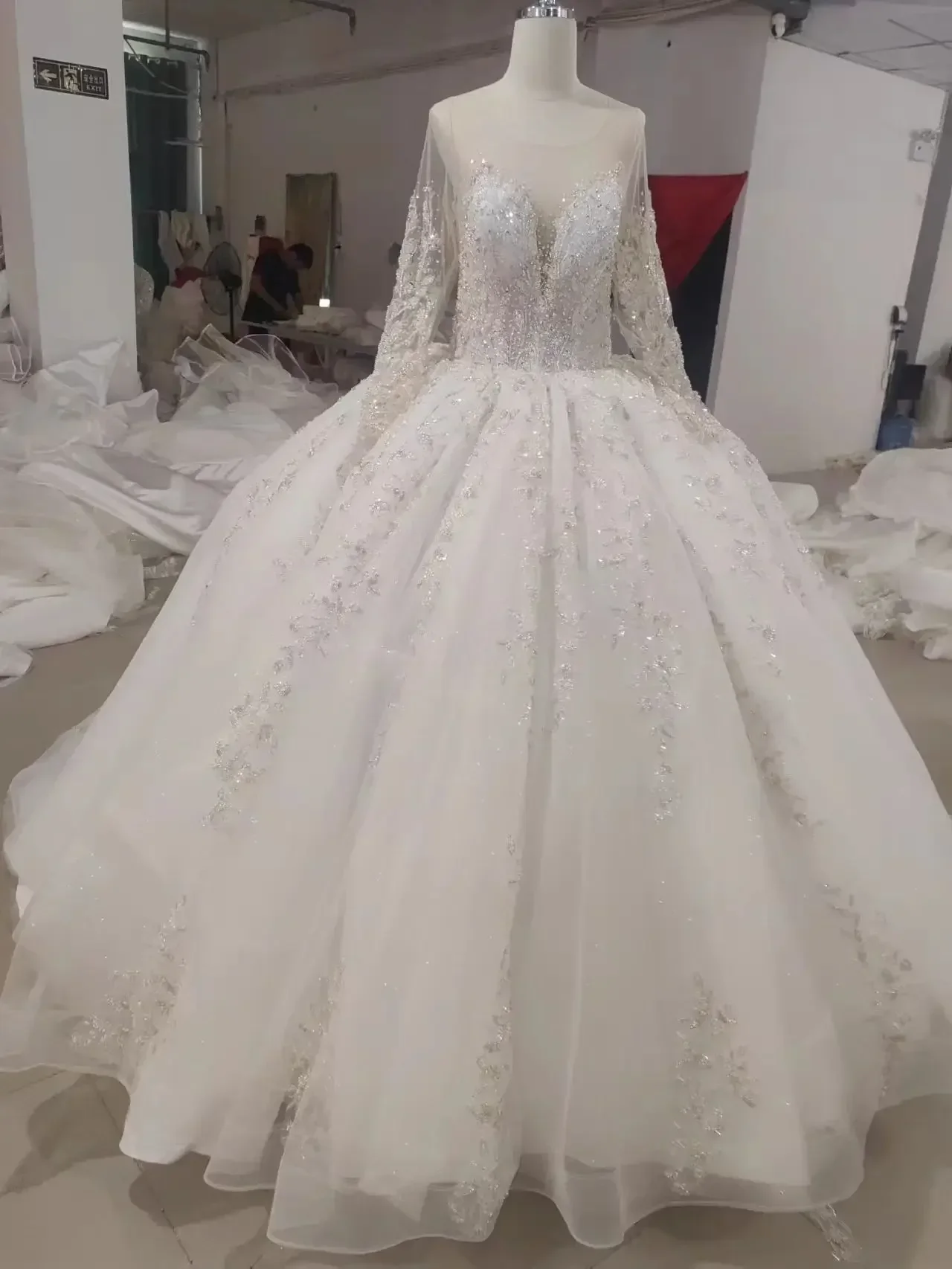 Suknie ślubne na zamówienie, nowoczesne, z dekoltem w łódkę, zdobione błyszczącymi koralikami i cekinami, suknia ślubna z trenem, iluzoryczne długie rękawy, suknia balowa.